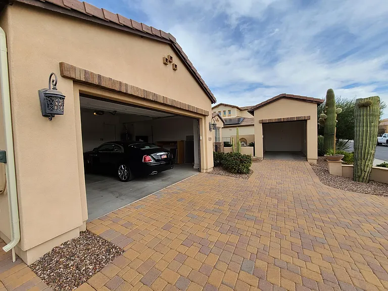 1714 E Alegria Rd — Photo 12