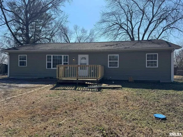 407 E Logan St, De Soto, IL 62924