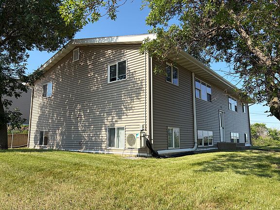 2nd image of 601 6th Ave SW APT 1