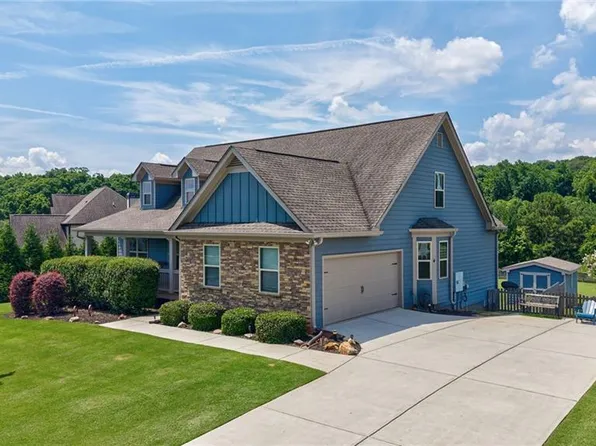 1010 Gold Finch Dr, Jefferson, GA 30549