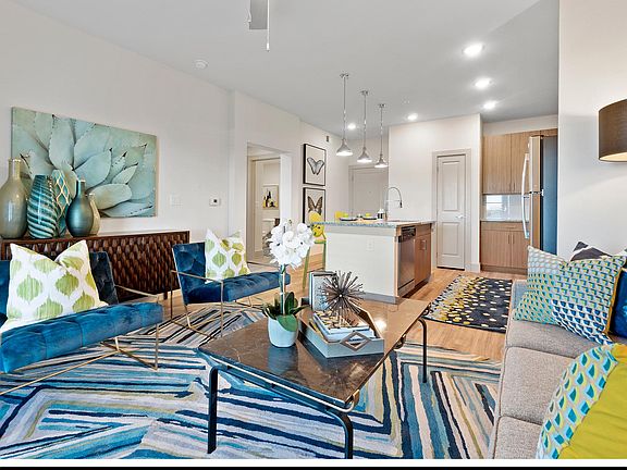 4th image of 1476 E McCarty Ln #3108