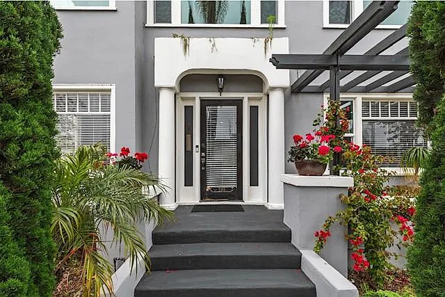 2 bed, 1200 sqft, $4,250 — Photo 1