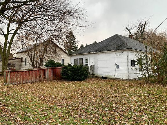3rd image of 707 Saint Joseph St
