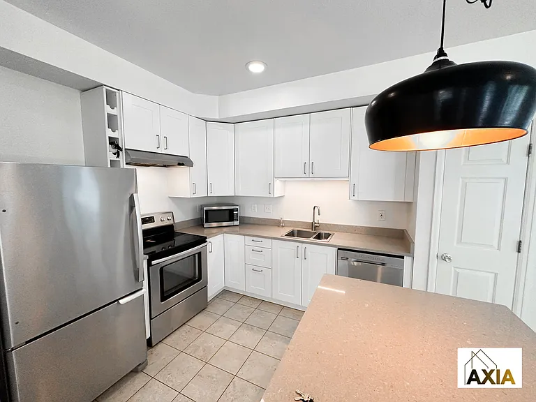 2222 Walnut St #1 — Photo 2