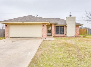 1504 Berry Dr, Cleburne, TX 76033