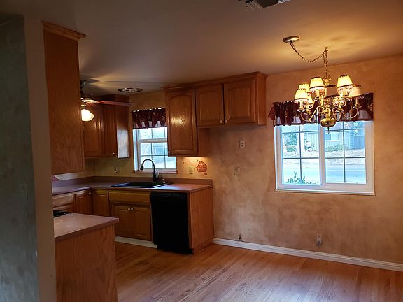 3rd image of 5415 McKay St