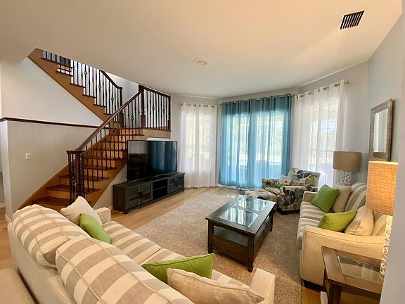 5th image of 310 Salida Dr