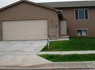 4020 S Linedrive Ave, Sioux Falls, SD 57110