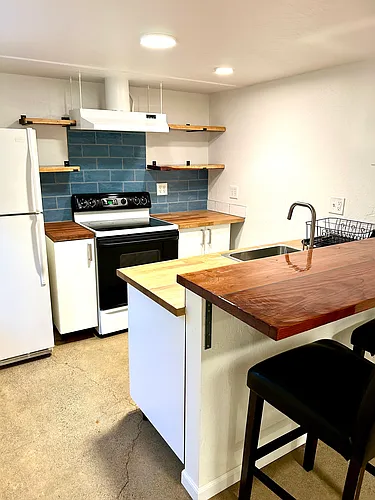 1030 Lander St #2 Photo 1
