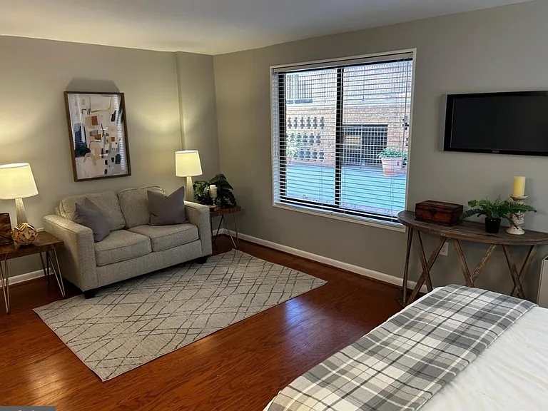 1718 P St NW #T19 — Photo 9