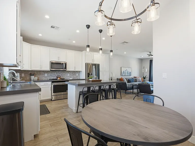 820 N 8th Ave #17 — Photo 18
