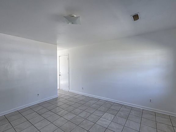 5th image of 134 Butler St