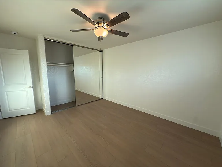 939 E Washington Ave — Photo 10