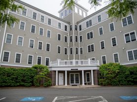 8 Crowninshield St, Peabody, MA
