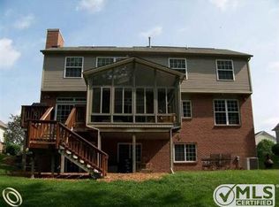220 Cedar Bend Dr, Lake Orion, MI 48362