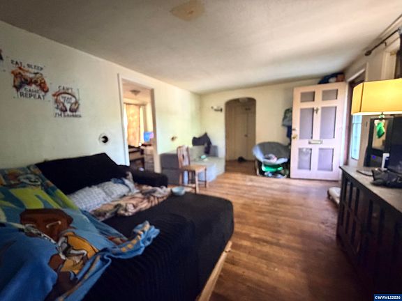 3rd image of 140 7th Ave