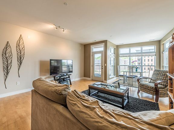 2nd image of 1915 N Water St APT 205
