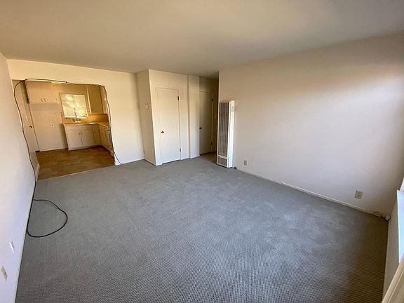 3rd image of 210 El Carmelo Ave