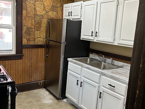3rd image of 3535 Humboldt Ave N