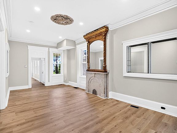 4th image of 206 E Union St