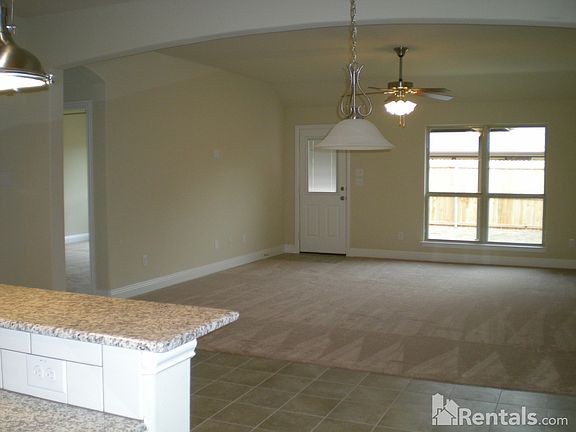 3rd image of 2825 Castle Creek Dr