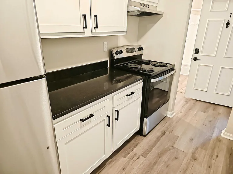 Highview Apartments — Photo 13