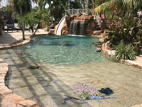 Tropical Pool Paradise