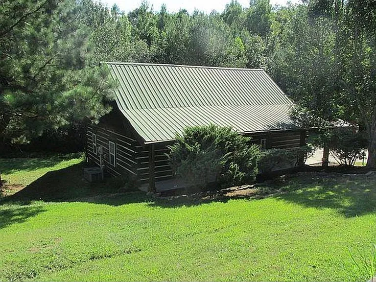 231 Oak Tree Dr — Photo 1