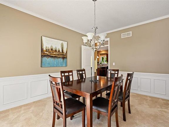 4th image of 7650 Forest Park Dr