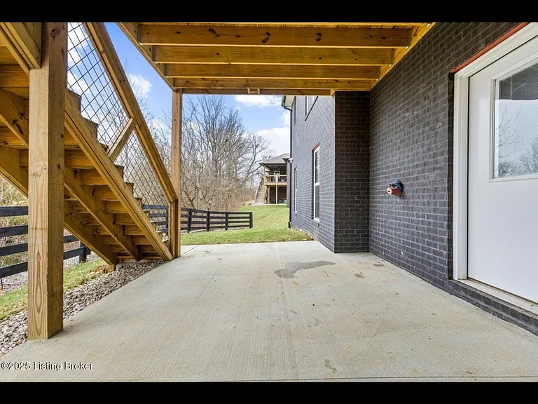 19 Clubhouse Ct — Photo 13