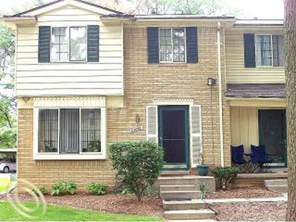 23696 Lahser Rd, Southfield, MI 48033