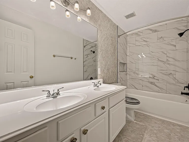 11218 Timbertree Ln — Photo 34