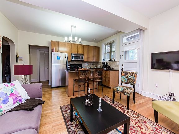 4th image of 642 Adams St APT 1E