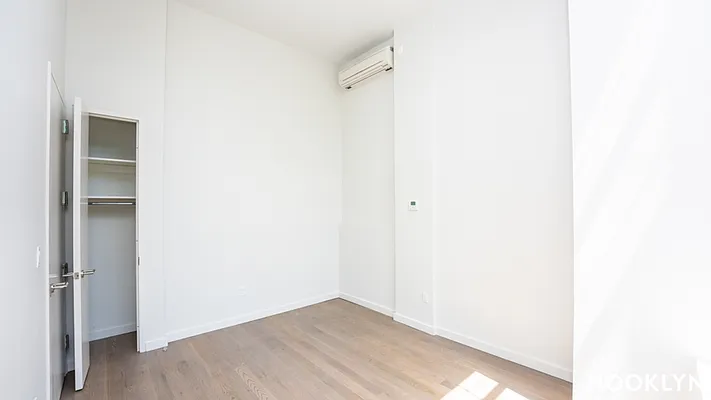 Rented by Nooklyn NYC LLC | media 18