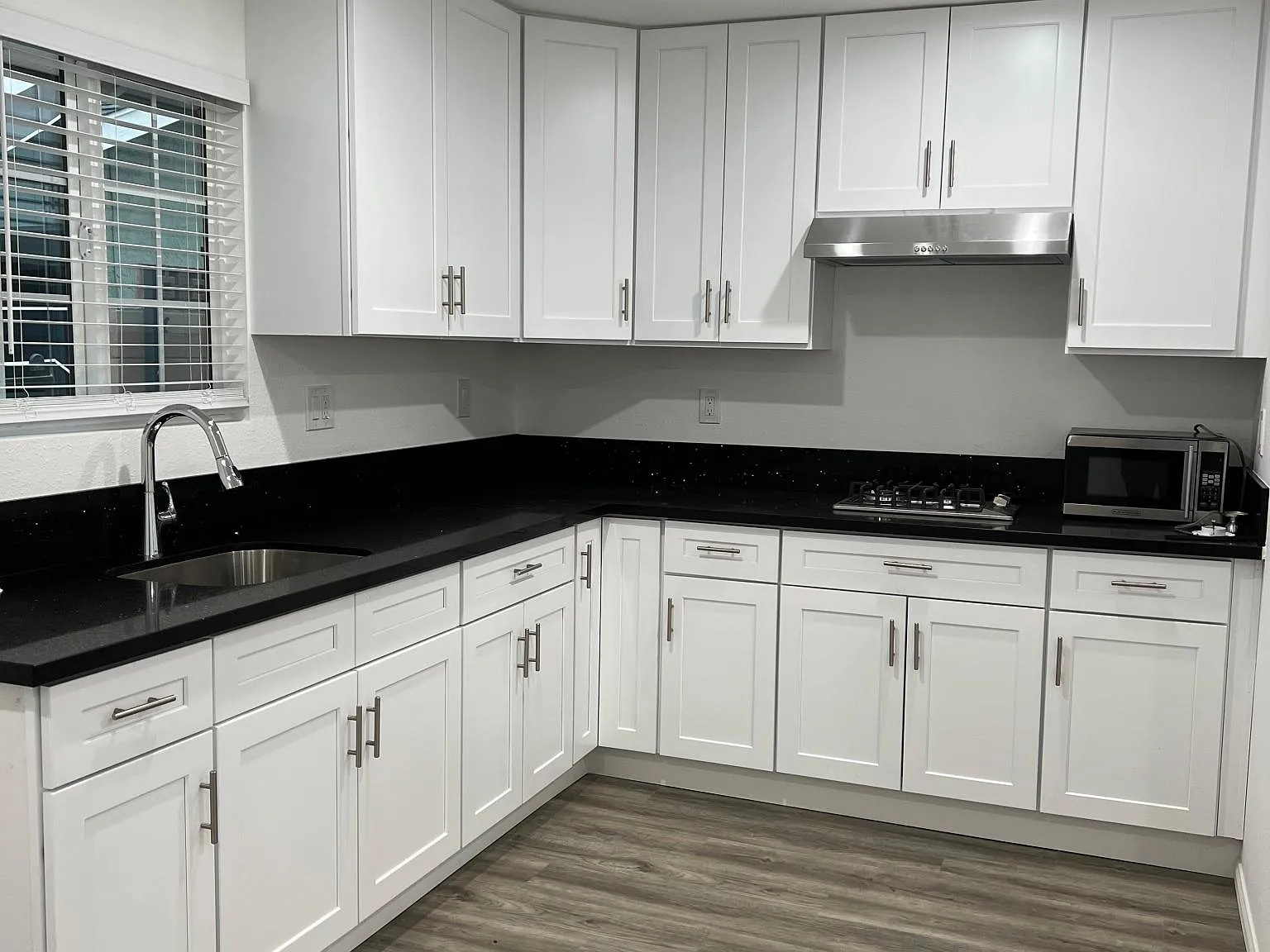 Studio, 450 sqft, $2,200 — Photo 4