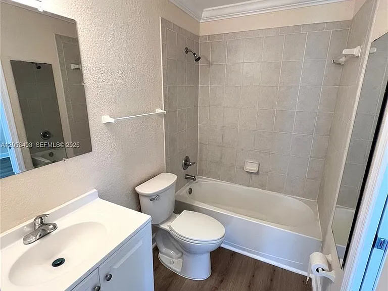8701 NW 38th Dr #B-1 — Photo 4
