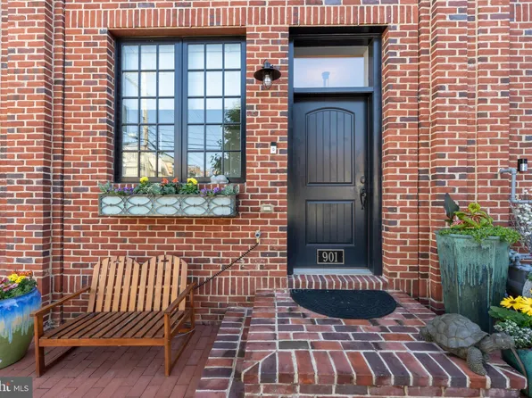 901 S Eaton St, Baltimore, MD 21224
