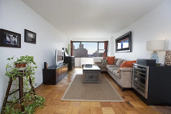 Sold by Space Marketing Shop | media 2