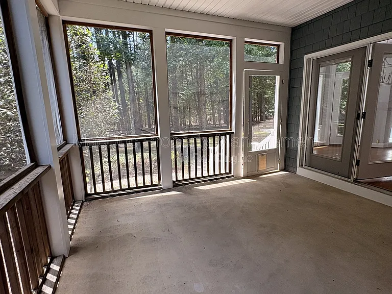 10802 Cedar Creek Dr — Photo 31