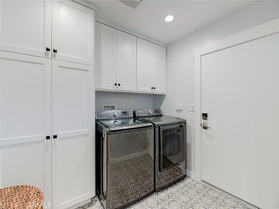 2nd image of 1806 Marine Ave