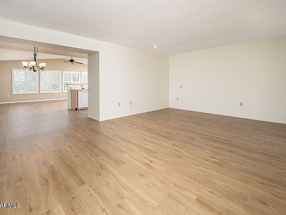 5th image of 9201 W GLEN OAKS Circle N
