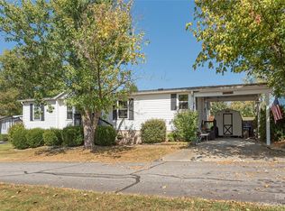 203 Cranbrook Cir, Hendersonville, NC 28792