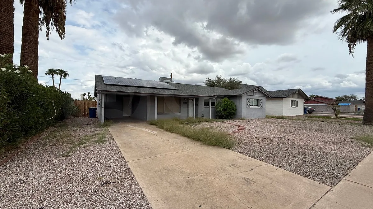 4 bed, 2.0 bath, 1597 sqft, $3,300 — Photo 1