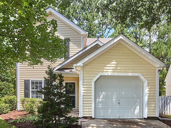 2nd image of 628 Ashford Ln