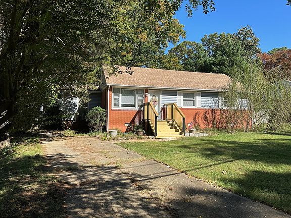 3rd image of 3400 Pine Dell Ave