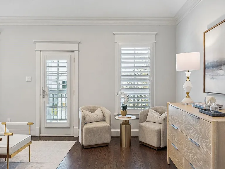 403 Columbia St — Photo 16