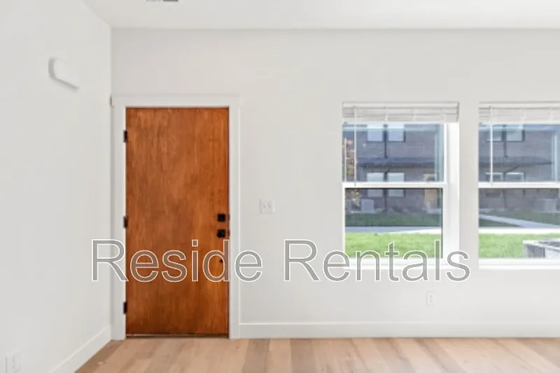 3 bed, 2.5 bath, $1,625 — Photo 3