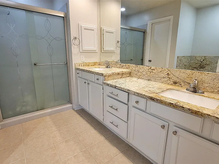 5227 Clarkston Ln — Photo 12