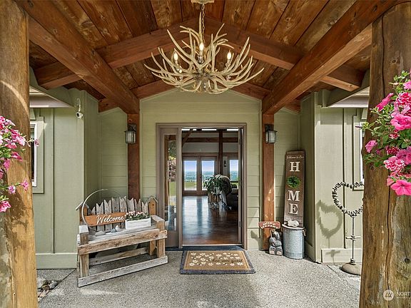 4th image of 12519 321st Avenue E