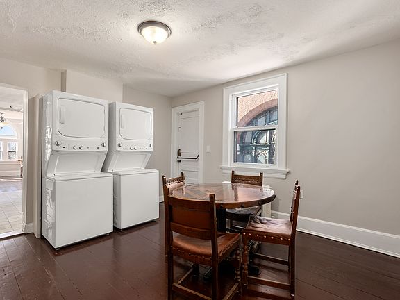 5th image of 360 Farmington Ave #4